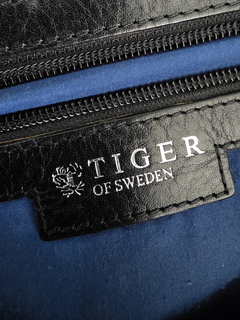 Classic Black Leather Bag with Removable Strap Tiger Of SWEDEN - Picture 6 of 8